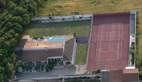 maison d'hôte avec piscine et tennis